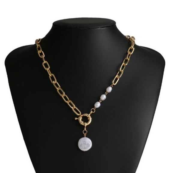 Pearl Necklace - Picture 5 of 8